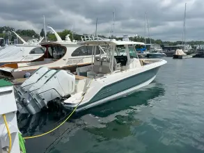 Thumbnail von Boston Whaler 360 Outrage