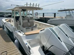 Thumbnail von Boston Whaler 360 Outrage