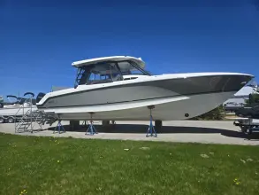 Thumbnail von Boston Whaler 350 Realm