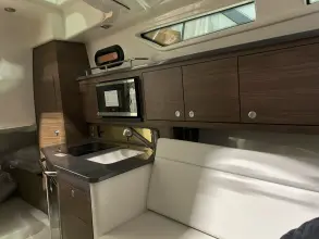 Thumbnail von Boston Whaler 325 Conquest