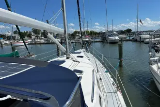 Thumbnail von Hunter 44 DS