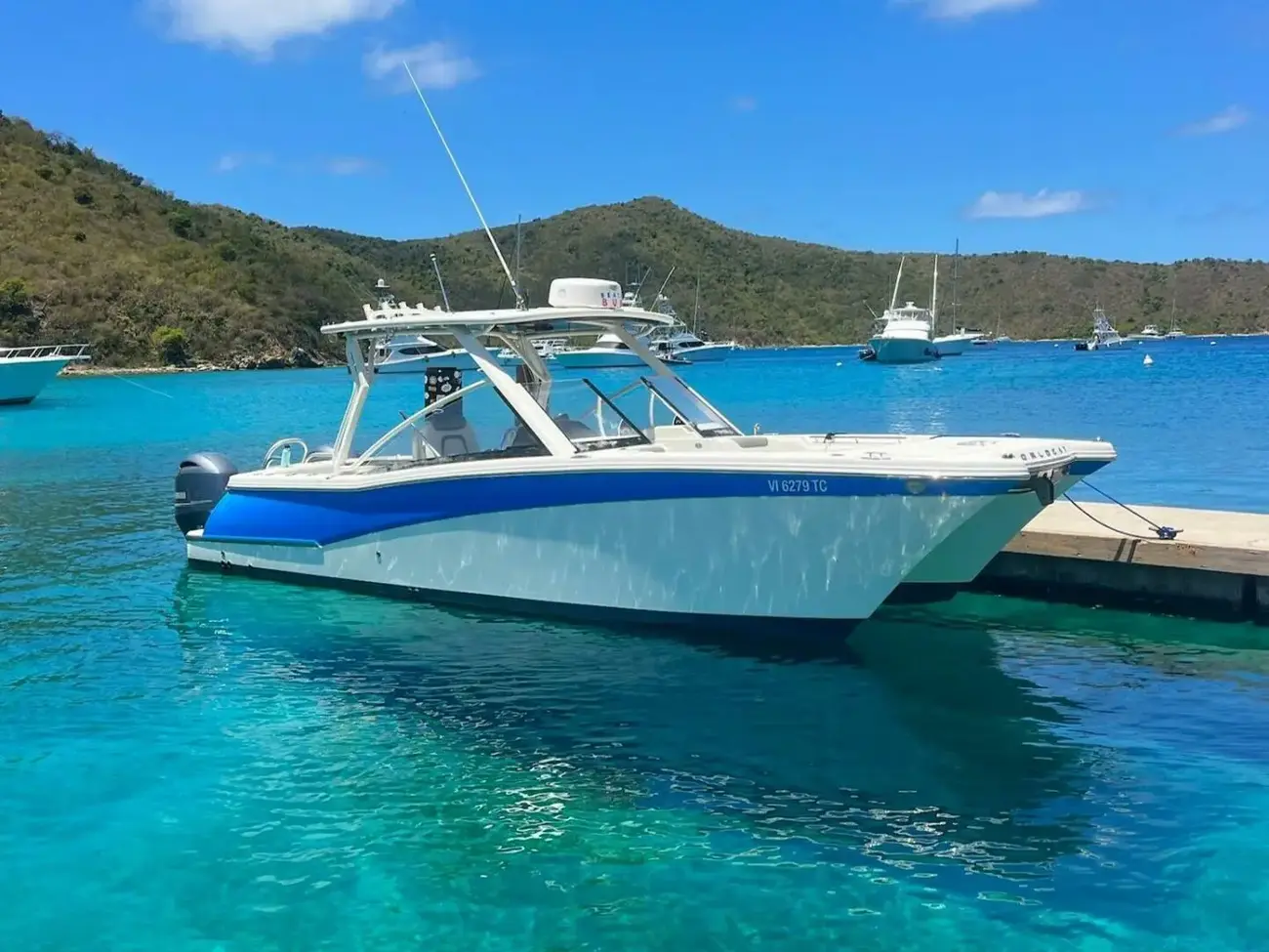 World Cat 280 DC-X Beach Bum