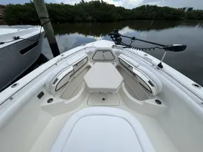 Thumbnail von Boston Whaler 350 Outrage