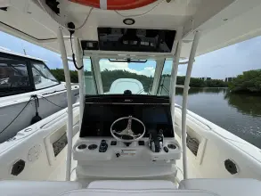 Thumbnail von Boston Whaler 350 Outrage