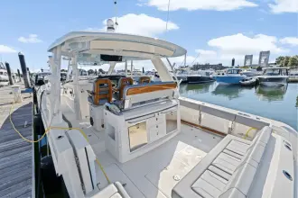 Thumbnail von Boston Whaler 420 Outrage