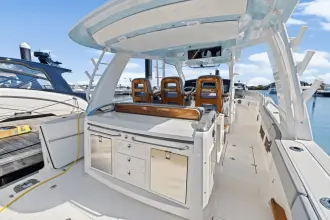 Thumbnail von Boston Whaler 420 Outrage