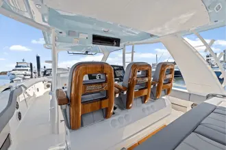 Thumbnail von Boston Whaler 420 Outrage