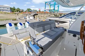 Thumbnail von Boston Whaler 420 Outrage