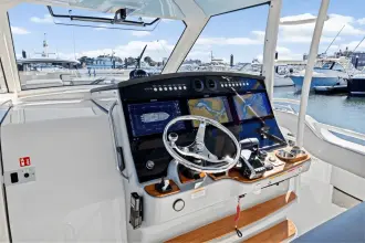 Thumbnail von Boston Whaler 420 Outrage