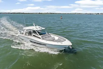 Thumbnail von Boston Whaler 420 Outrage