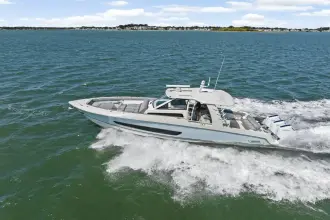 Thumbnail von Boston Whaler 420 Outrage
