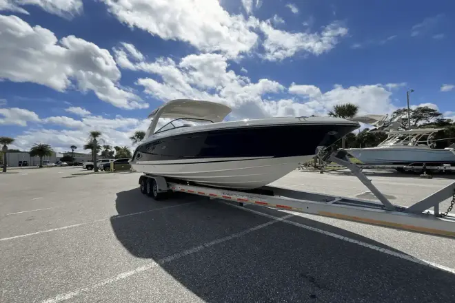 Sea Ray SLX 310 Außenborder