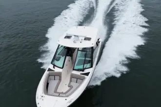 Thumbnail von Boston Whaler 330 Vantage