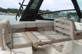 Thumbnail von Boston Whaler 330 Vantage
