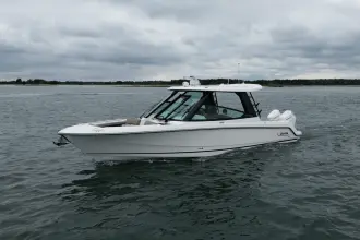 Thumbnail von Boston Whaler 330 Vantage