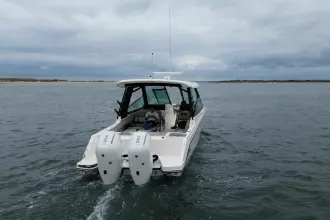 Thumbnail von Boston Whaler 330 Vantage