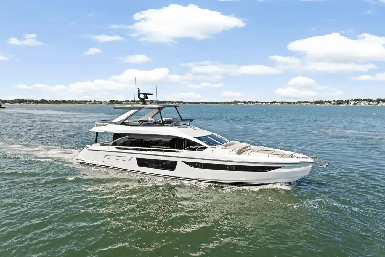 Azimut 68