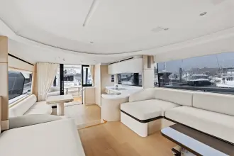 Thumbnail von Azimut 68