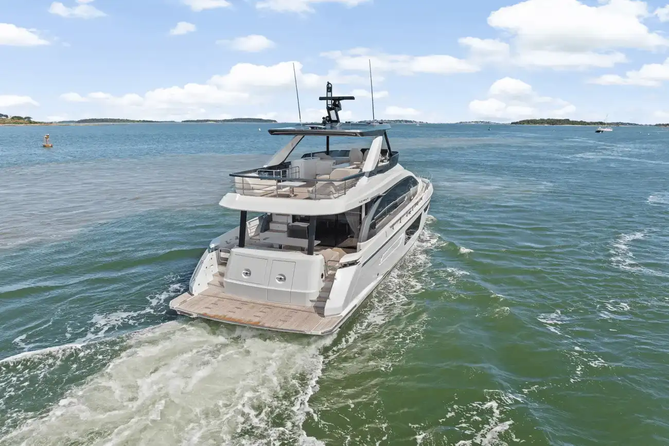 Thumbnail von Azimut 68