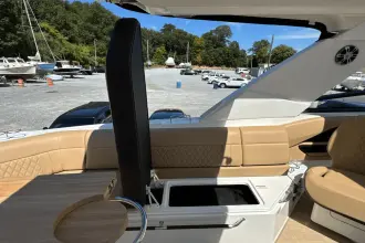 Thumbnail von Sea Ray SLX 400 Außenborder