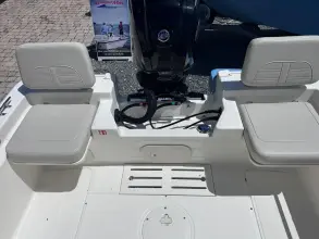 Thumbnail von Boston Whaler 170 Montauk