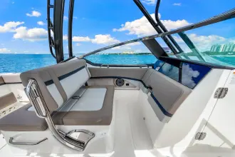 Thumbnail von Boston Whaler 240 Vantage