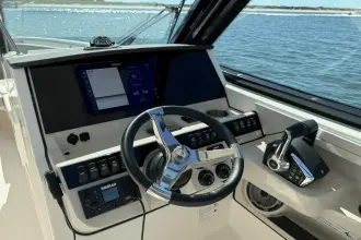 Thumbnail von Boston Whaler 280 Vantage