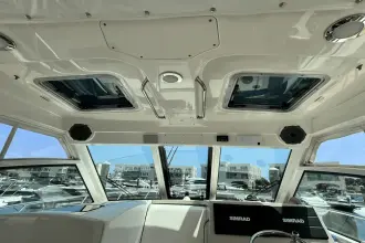 Thumbnail von Boston Whaler 345 Conquest