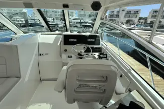 Thumbnail von Boston Whaler 345 Conquest