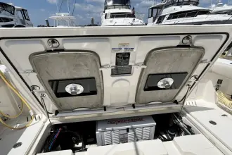 Thumbnail von Boston Whaler 345 Conquest