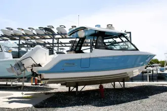 Thumbnail von Boston Whaler 330 Vantage