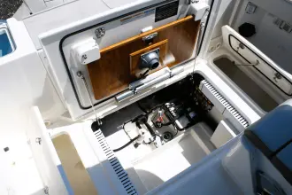 Thumbnail von Boston Whaler 330 Vantage