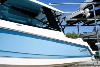 Thumbnail von Boston Whaler 330 Vantage