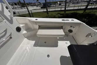 Thumbnail von Boston Whaler 405 Conquest