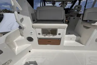 Thumbnail von Boston Whaler 405 Conquest