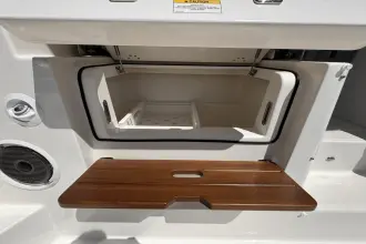 Thumbnail von Boston Whaler 405 Conquest