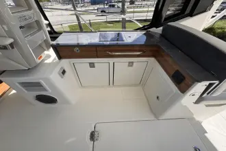 Thumbnail von Boston Whaler 405 Conquest