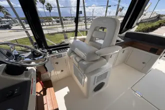 Thumbnail von Boston Whaler 405 Conquest