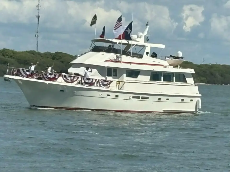 Hatteras 65 Convertible