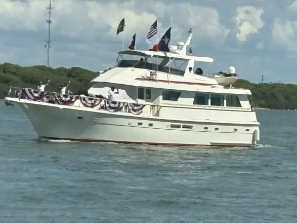 Hatteras 65 Convertible