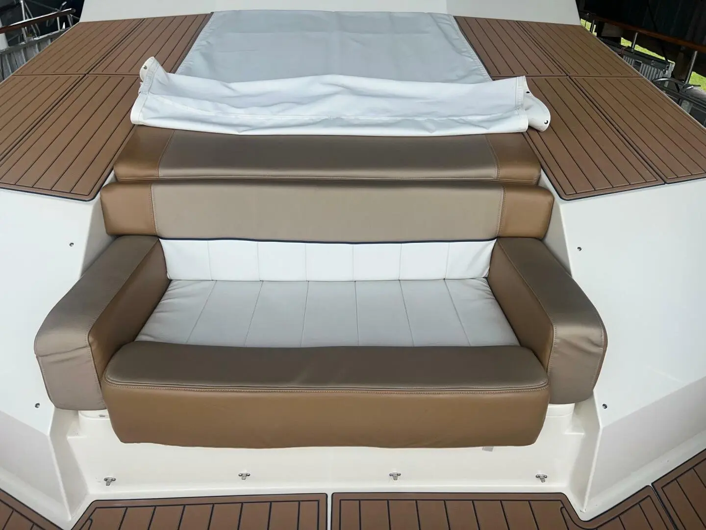 Thumbnail von Hatteras 65 Convertible