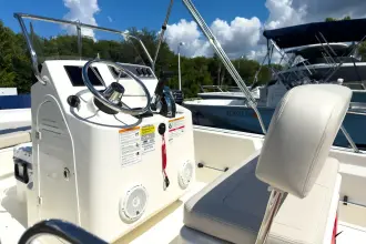 Thumbnail von Boston Whaler 150 Montauk