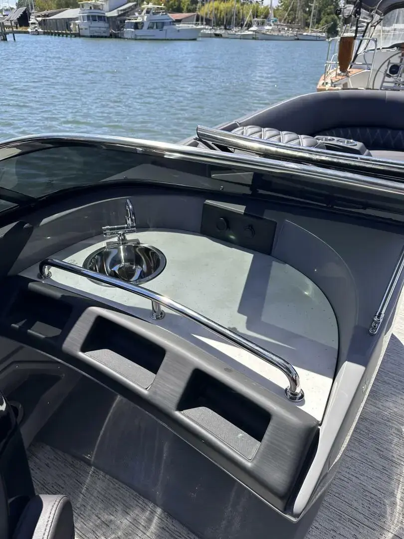 Thumbnail von Bennington 27 QXFBWAX2