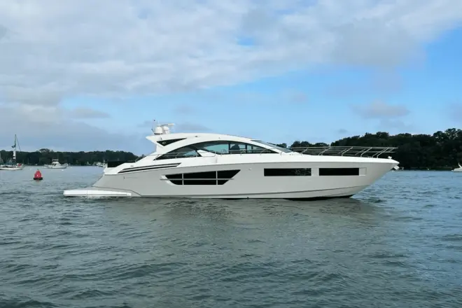 Cruisers Yachts 60 Cantius