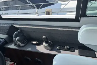 Thumbnail von Cruisers Yachts 60 Cantius