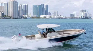 Chris Craft 34 Catalina