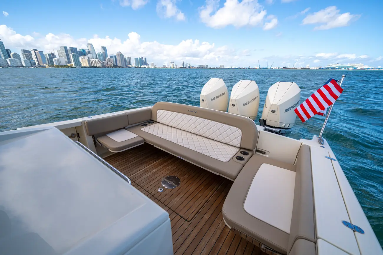 Thumbnail von Chris Craft 34 Catalina