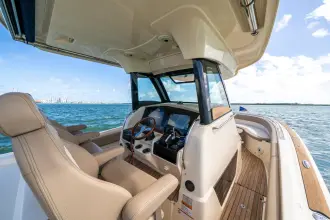 Thumbnail von Chris Craft 34 Catalina