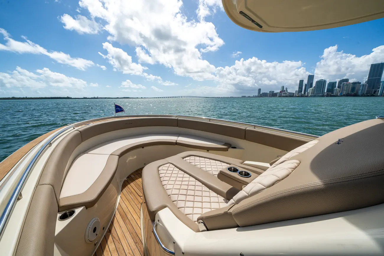 Thumbnail von Chris Craft 34 Catalina