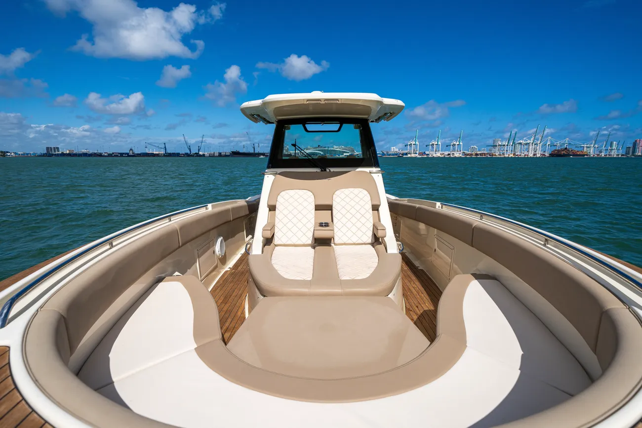 Thumbnail von Chris Craft 34 Catalina